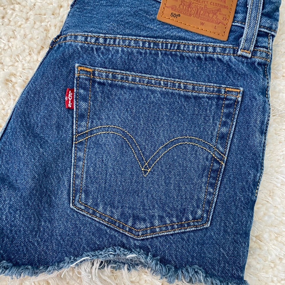Levi’s Cutoff Jean Shorts